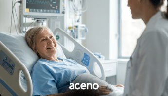 paciente-conversando-enfermeira-leito-hospital